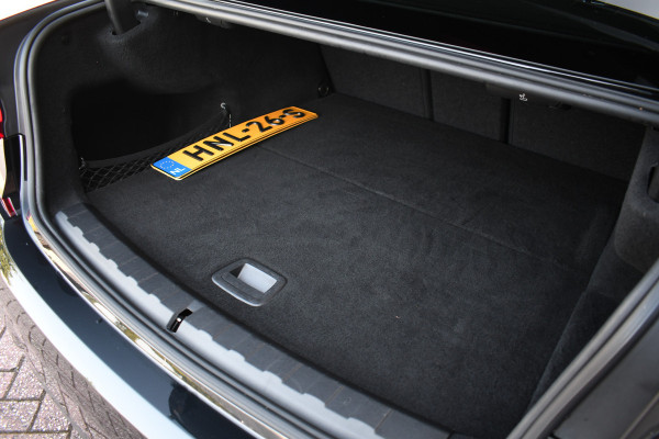 BMW 3-serie 330e M-Sport Pano H/K El-zetels Adp-onderstel El-klep Camera
