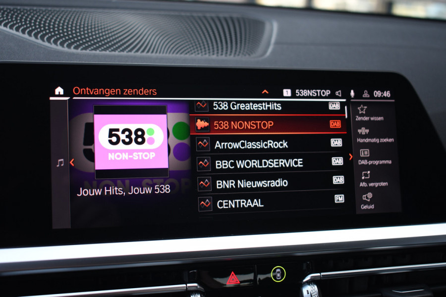 BMW 3-serie 330e M-Sport Pano H/K El-zetels Adp-onderstel El-klep Camera