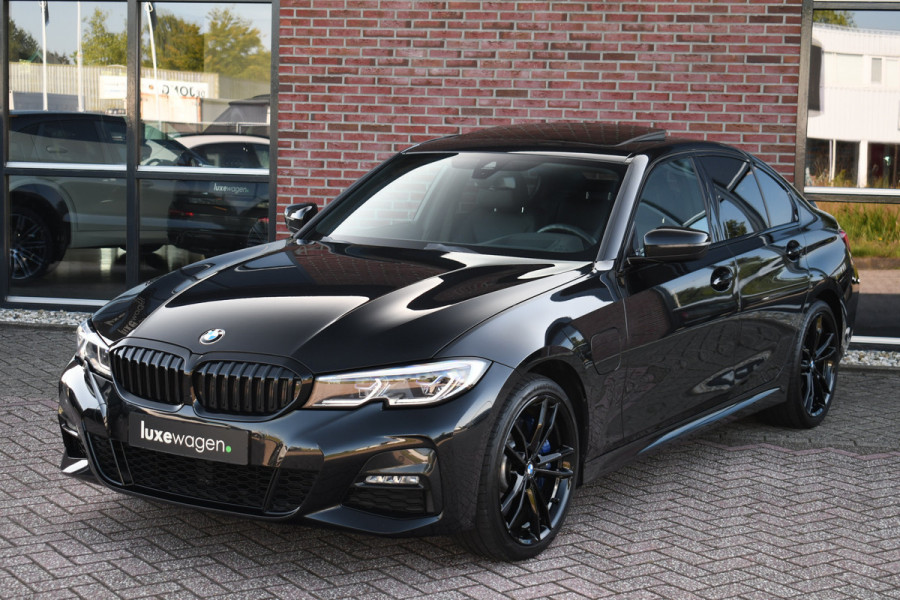 BMW 3-serie 330e M-Sport Pano H/K El-zetels Adp-onderstel El-klep Camera