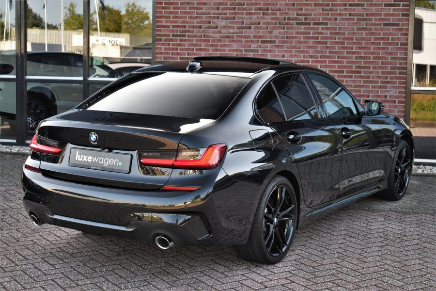 BMW 3-serie 330e M-Sport Pano H/K El-zetels Adp-onderstel El-klep Camera
