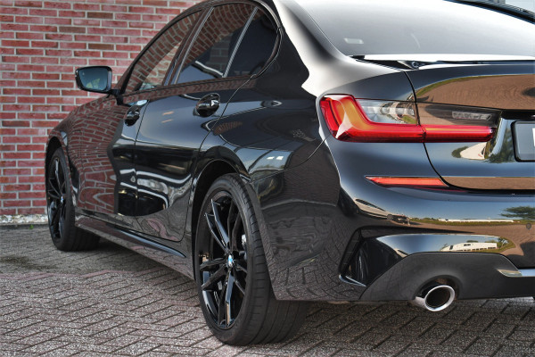 BMW 3-serie 330e M-Sport Pano H/K El-zetels Adp-onderstel El-klep Camera