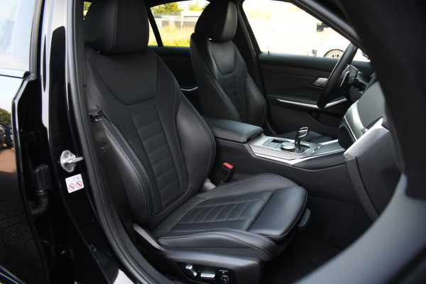 BMW 3-serie 330e M-Sport Pano H/K El-zetels Adp-onderstel El-klep Camera