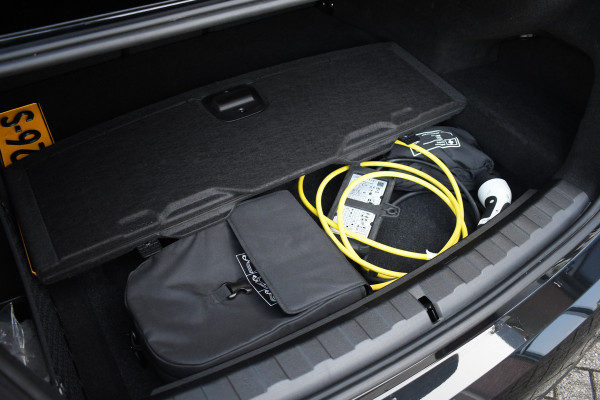 BMW 3-serie 330e M-Sport Pano H/K El-zetels Adp-onderstel El-klep Camera