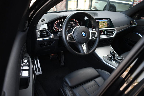 BMW 3-serie 330e M-Sport Pano H/K El-zetels Adp-onderstel El-klep Camera