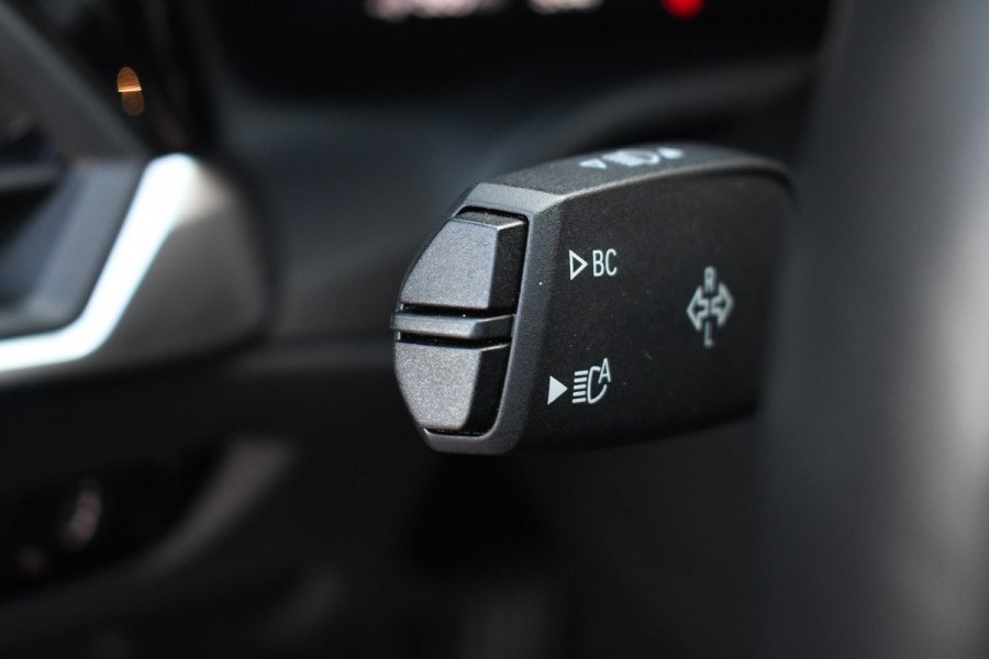 BMW 3-serie 330e M-Sport Pano H/K El-zetels Adp-onderstel El-klep Camera