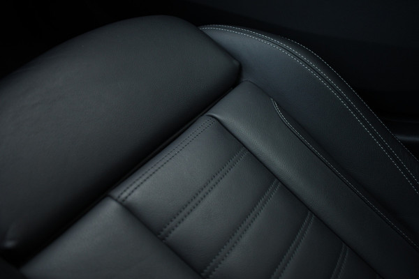 BMW 3-serie 330e M-Sport Pano H/K El-zetels Adp-onderstel El-klep Camera