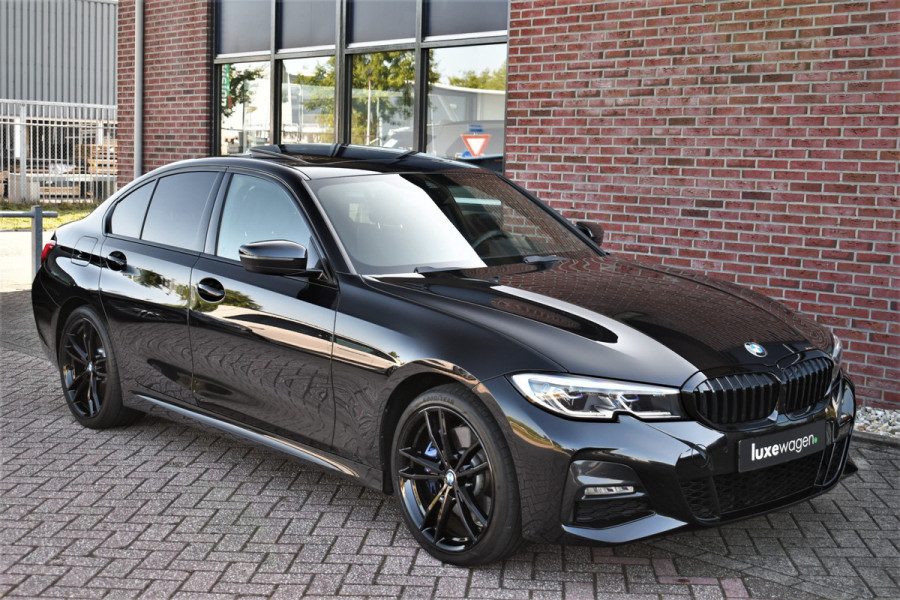BMW 3-serie 330e M-Sport Pano H/K El-zetels Adp-onderstel El-klep Camera