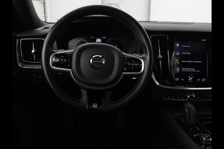 Volvo V60 2.0 T8 Recharge AWD R Design | Panoramadak | Leder | 360 Camera | Head-Up | Stoelverwarming | Carplay | Navigatie | Memory | PHEV | Plug In