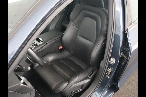 Volvo V60 2.0 T8 Recharge AWD R Design | Panoramadak | Leder | 360 Camera | Head-Up | Stoelverwarming | Carplay | Navigatie | Memory | PHEV | Plug In