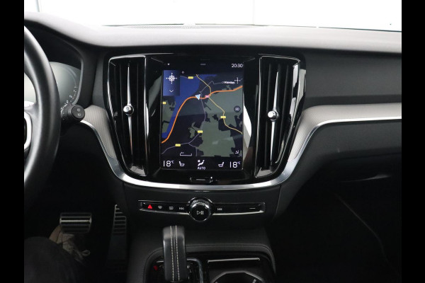 Volvo V60 2.0 T8 Recharge AWD R Design | Panoramadak | Leder | 360 Camera | Head-Up | Stoelverwarming | Carplay | Navigatie | Memory | PHEV | Plug In