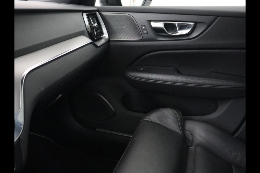 Volvo V60 2.0 T8 Recharge AWD R Design | Panoramadak | Leder | 360 Camera | Head-Up | Stoelverwarming | Carplay | Navigatie | Memory | PHEV | Plug In