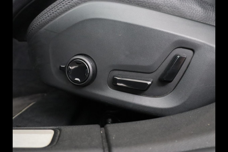 Volvo V60 2.0 T8 Recharge AWD R Design | Panoramadak | Leder | 360 Camera | Head-Up | Stoelverwarming | Carplay | Navigatie | Memory | PHEV | Plug In
