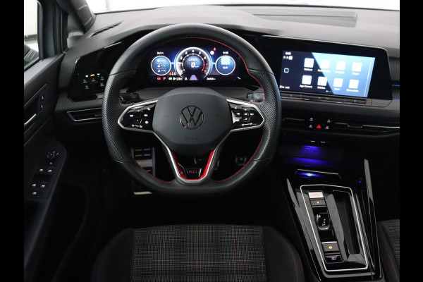 Volkswagen Golf 2.0 TSI GTI | Carplay | Sfeerverlichting | LED Plus | Sportstoelen | Parkeerhulp | Cruise control | Digital Cockpit | Climate control