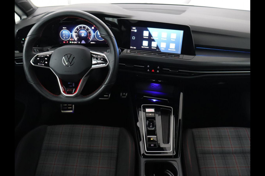 Volkswagen Golf 2.0 TSI GTI | Carplay | Sfeerverlichting | LED Plus | Sportstoelen | Parkeerhulp | Cruise control | Digital Cockpit | Climate control