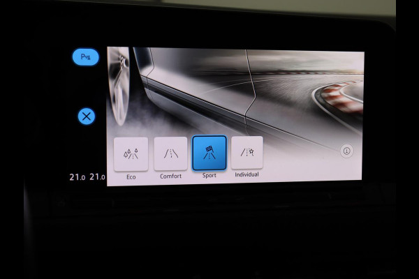 Volkswagen Golf 2.0 TSI GTI | Carplay | Sfeerverlichting | LED Plus | Sportstoelen | Parkeerhulp | Cruise control | Digital Cockpit | Climate control