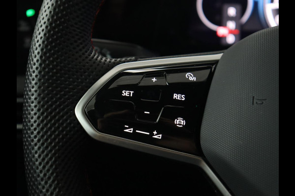 Volkswagen Golf 2.0 TSI GTI | Carplay | Sfeerverlichting | LED Plus | Sportstoelen | Parkeerhulp | Cruise control | Digital Cockpit | Climate control