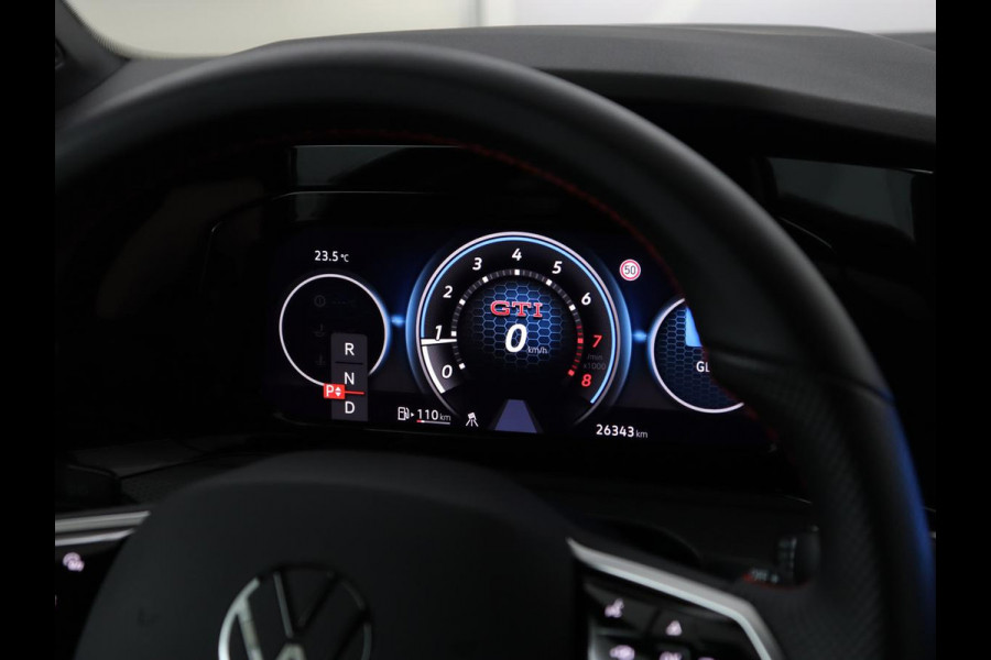 Volkswagen Golf 2.0 TSI GTI | Carplay | Sfeerverlichting | LED Plus | Sportstoelen | Parkeerhulp | Cruise control | Digital Cockpit | Climate control