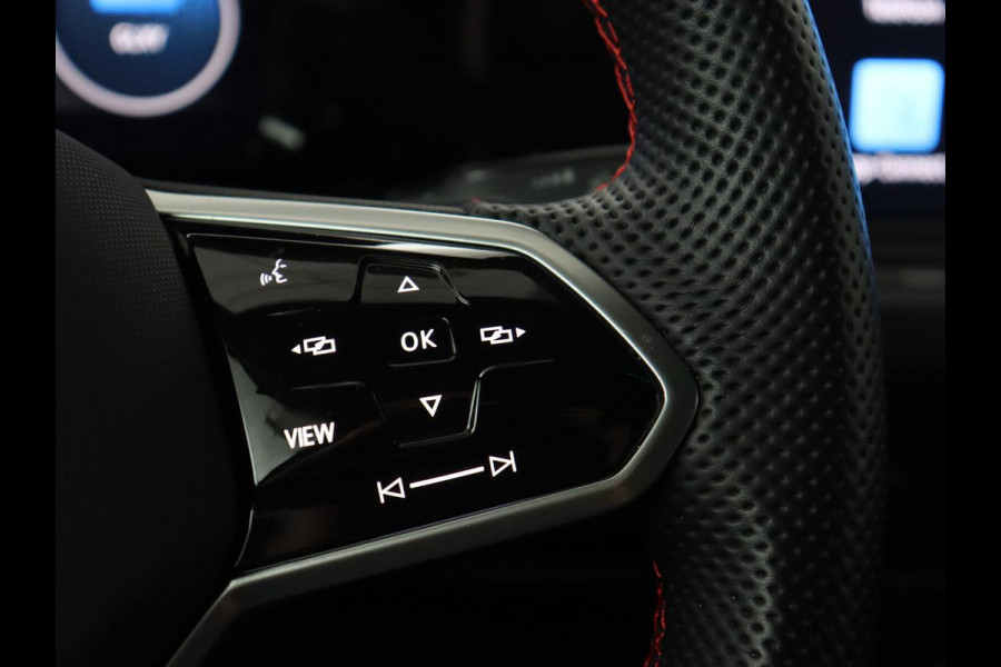Volkswagen Golf 2.0 TSI GTI | Carplay | Sfeerverlichting | LED Plus | Sportstoelen | Parkeerhulp | Cruise control | Digital Cockpit | Climate control