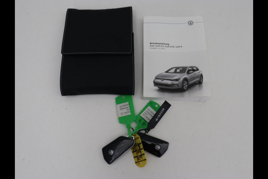 Volkswagen Golf 2.0 TSI GTI | Carplay | Sfeerverlichting | LED Plus | Sportstoelen | Parkeerhulp | Cruise control | Digital Cockpit | Climate control