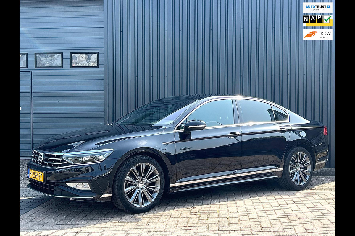 Volkswagen Passat 1.5 TSI Elegance Business R Line