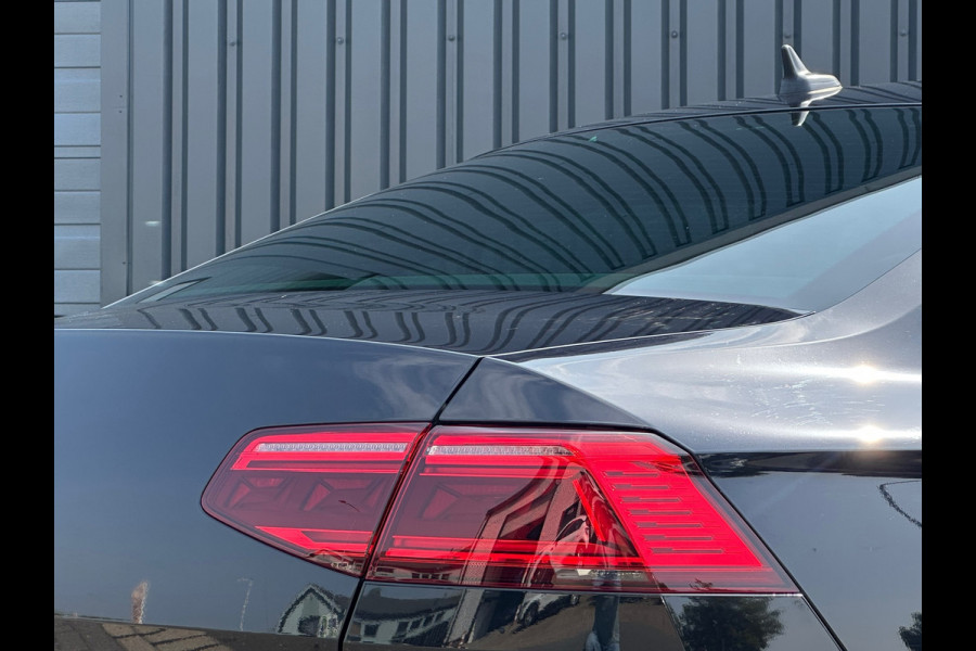 Volkswagen Passat 1.5 TSI Elegance Business R Line