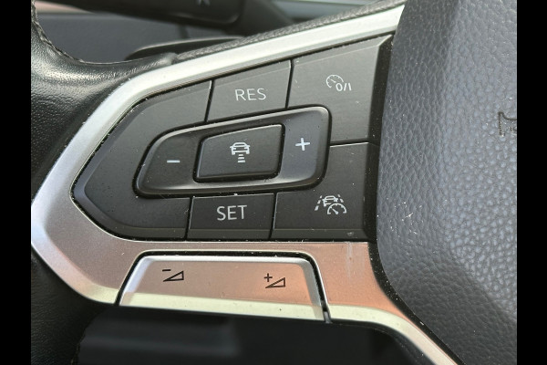 Volkswagen Passat 1.5 TSI Elegance Business R Line