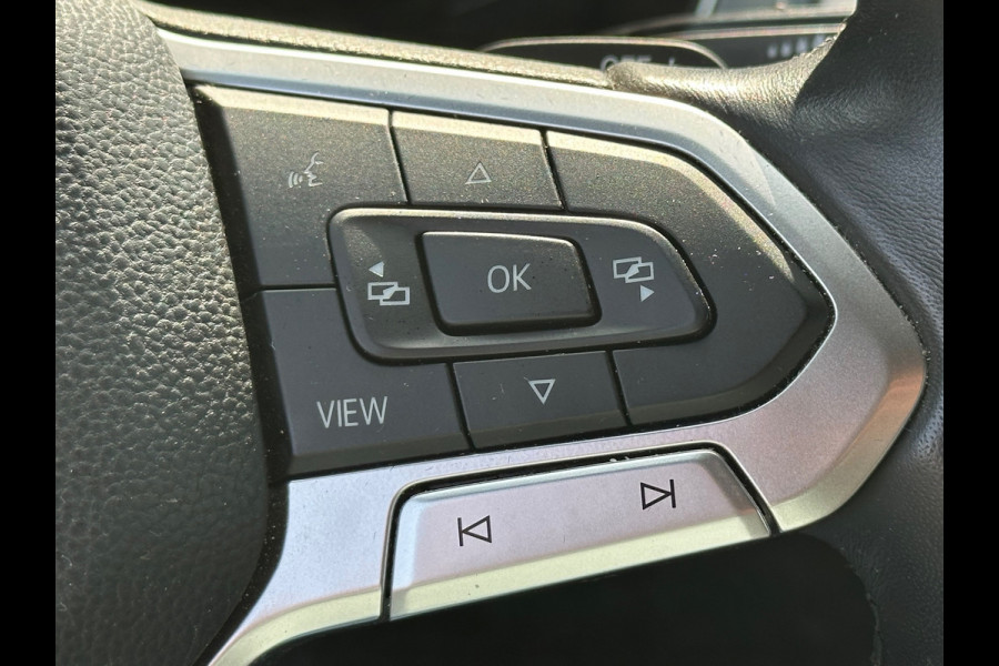 Volkswagen Passat 1.5 TSI Elegance Business R Line