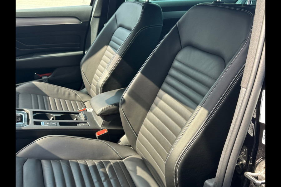 Volkswagen Passat 1.5 TSI Elegance Business R Line