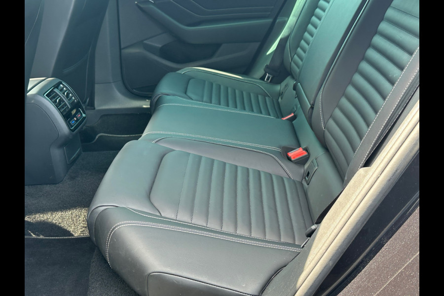 Volkswagen Passat 1.5 TSI Elegance Business R Line