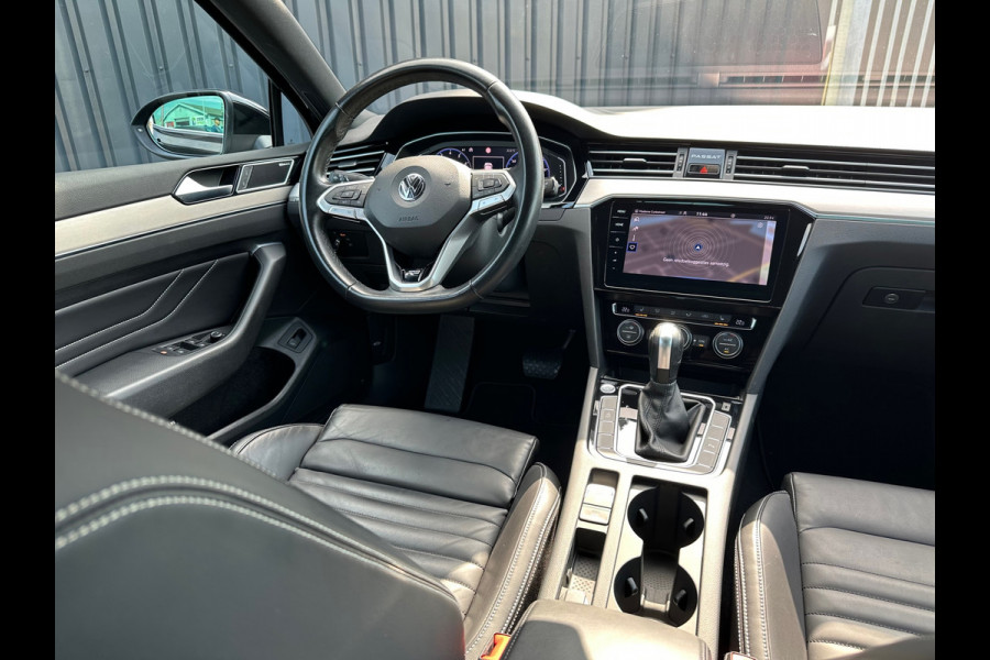 Volkswagen Passat 1.5 TSI Elegance Business R Line