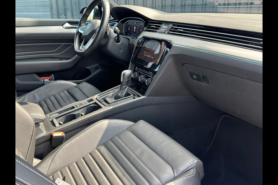 Volkswagen Passat 1.5 TSI Elegance Business R Line