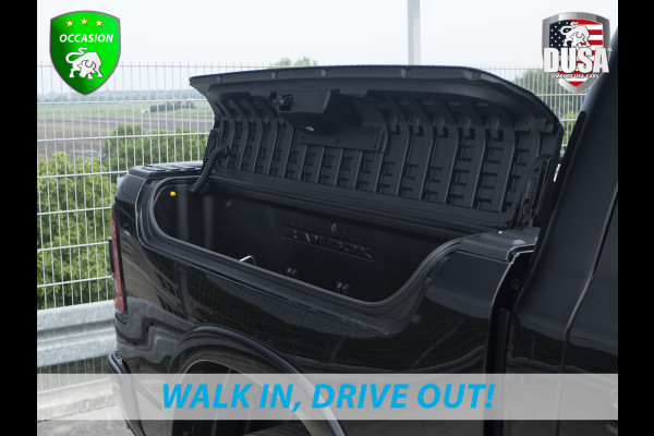 Dodge Ram | 1500 | Limited | 5.7 V8 HEMI | E-torque | DEMO | Panoramadak  | Luchtvering | RAMBOX | Digital Dash Getoonde accessoires zijn verkrijgbaar tegen meerprijs