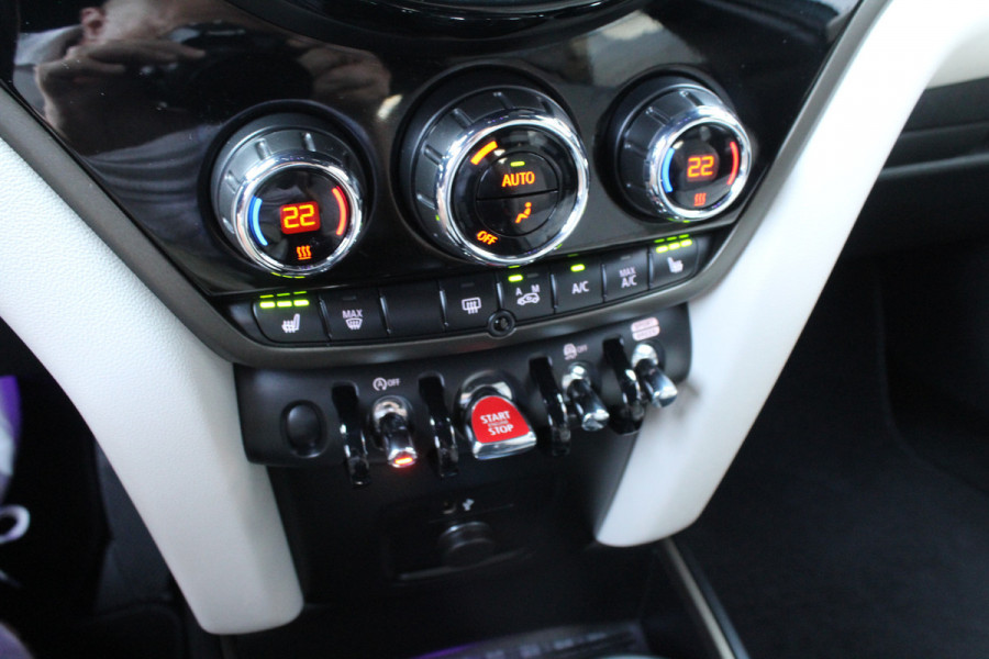 MINI Countryman 1.5 136pk Business Edition AUTOMAAT NL-Auto NAP Clima Cruise Navi Carplay Camera 17"LMV Leder Afn. Trekhaak 1500kg