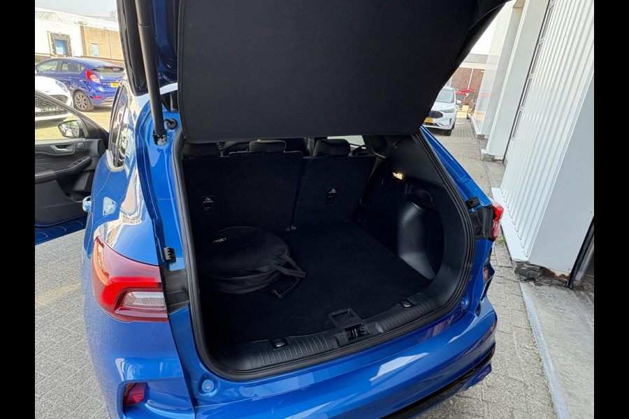 Ford Kuga 2.5 PHEV ST-Line X | Wegklapbare trekhaak | Panoramadak | Winter Pack | Head up Display | All season banden