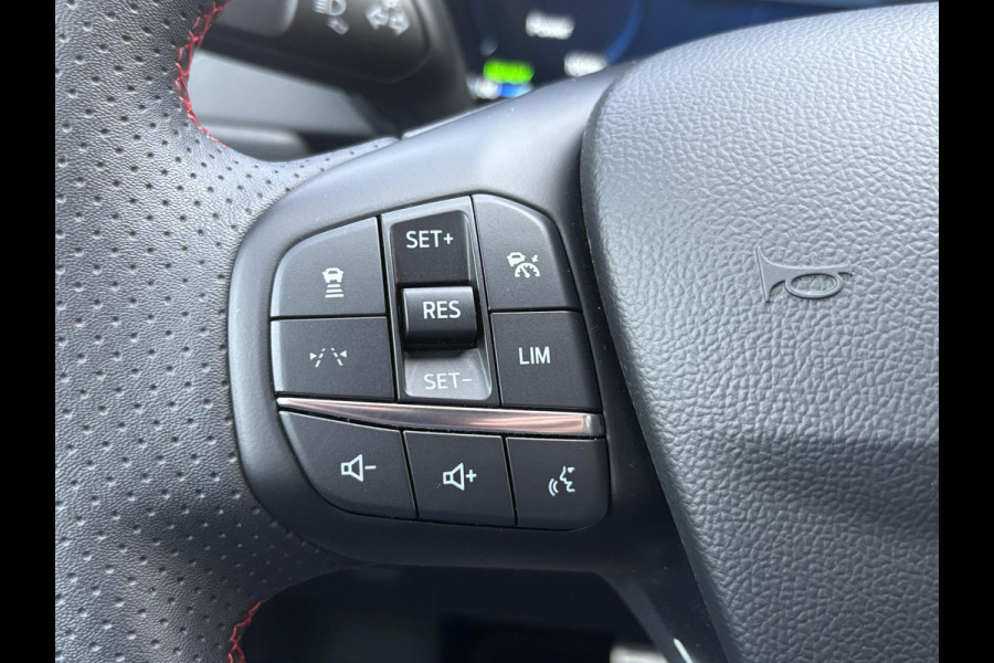 Ford Kuga 2.5 PHEV ST-Line X | Wegklapbare trekhaak | Panoramadak | Winter Pack | Head up Display | All season banden