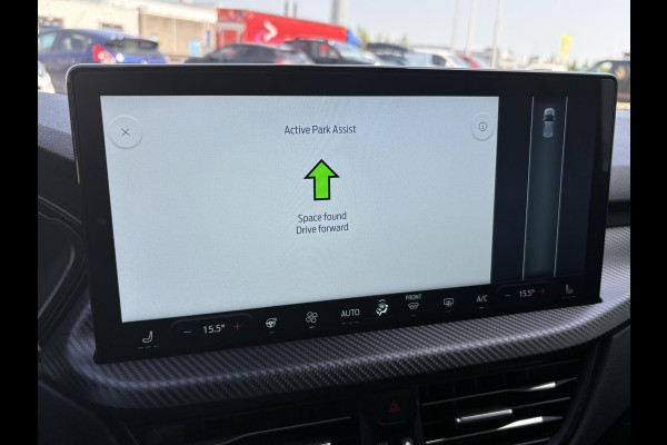 Ford Kuga 2.5 PHEV ST-Line X | Wegklapbare trekhaak | Panoramadak | Winter Pack | Head up Display | All season banden