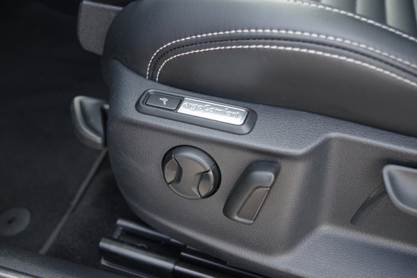 Volkswagen Passat Variant 1.4 TSI 218 PK PHEV GTE Business, Trekhaak, Panoramadak, Adap. Cruise Control, Matrix-LED