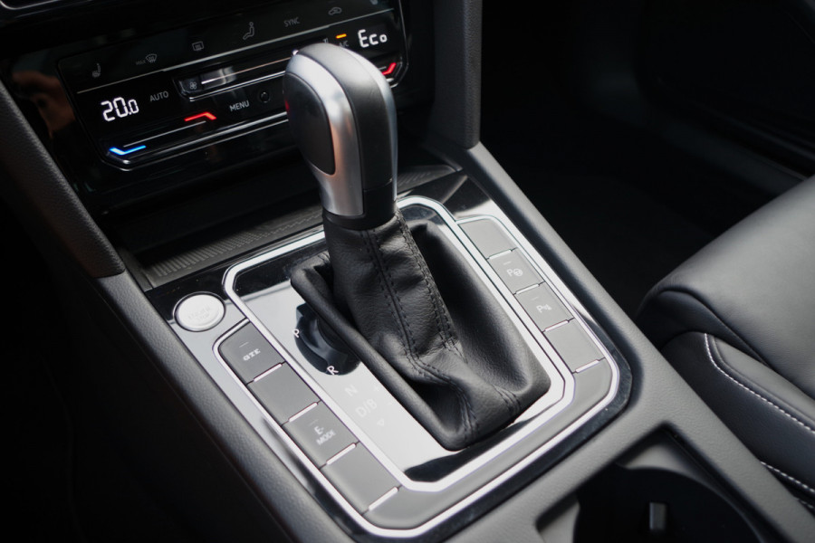 Volkswagen Passat Variant 1.4 TSI 218 PK PHEV GTE Business, Trekhaak, Panoramadak, Adap. Cruise Control, Matrix-LED
