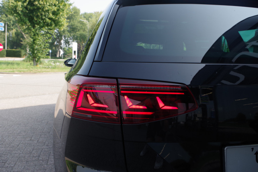Volkswagen Passat Variant 1.4 TSI 218 PK PHEV GTE Business, Trekhaak, Panoramadak, Adap. Cruise Control, Matrix-LED
