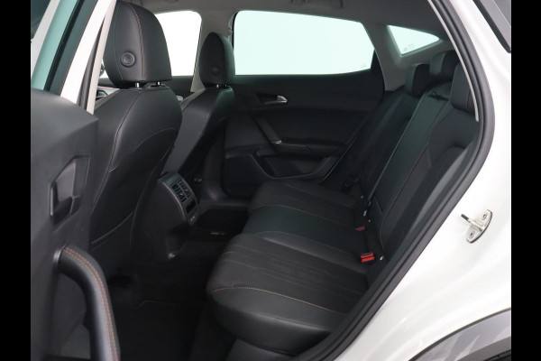 CUPRA Formentor 1.4 e-Hybrid | Carplay | Camera | Adaptive cruise | Stuurverwarming | Sportstoelen | Keyless | Sfeerverlichting | Full LED | PHEV | Plug In