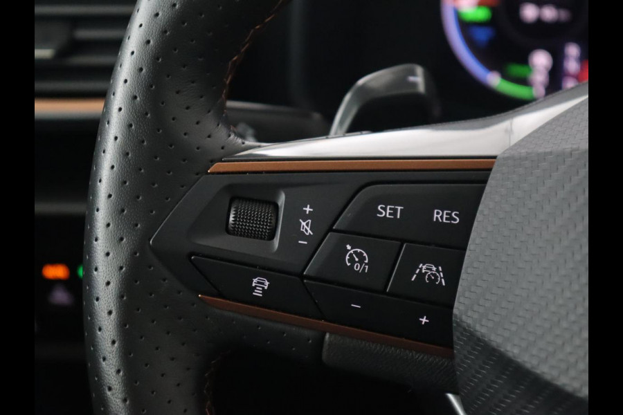CUPRA Formentor 1.4 e-Hybrid | Carplay | Camera | Adaptive cruise | Stuurverwarming | Sportstoelen | Keyless | Sfeerverlichting | Full LED | PHEV | Plug In