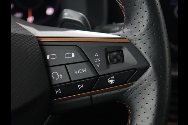CUPRA Formentor 1.4 e-Hybrid | Carplay | Camera | Adaptive cruise | Stuurverwarming | Sportstoelen | Keyless | Sfeerverlichting | Full LED | PHEV | Plug In
