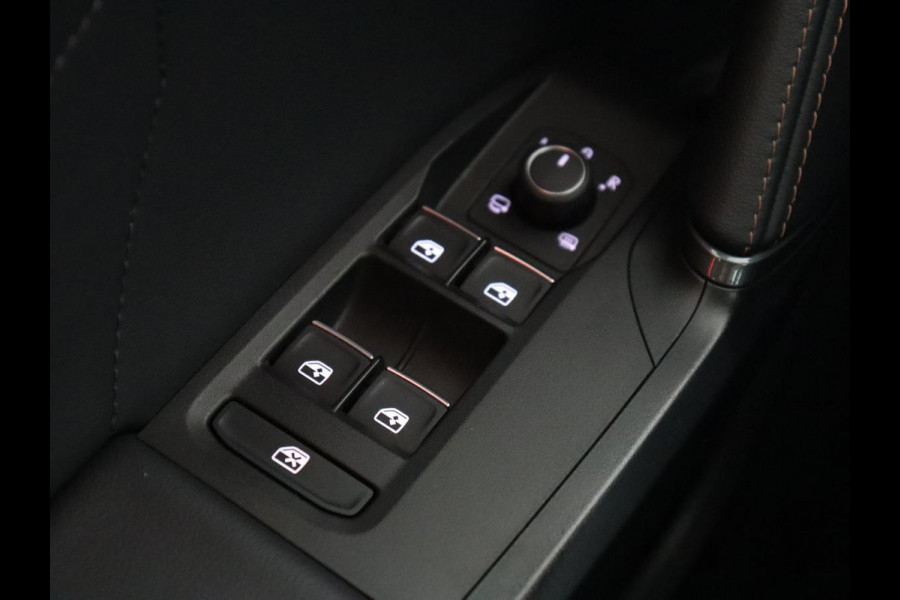 CUPRA Formentor 1.4 e-Hybrid | Carplay | Camera | Adaptive cruise | Stuurverwarming | Sportstoelen | Keyless | Sfeerverlichting | Full LED | PHEV | Plug In