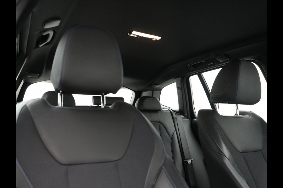 BMW X3 xDrive30e M Sport Plug in Hybrid 293pk Dealer O.H PHEV | Trekhaak Af Fabriek | Head Up |  Adaptive Cruise | Camera | Apple Carplay | Pilot Assist | Blis | Lederen Sportstoelen Memory & Verwarmd | Navigatie | M Sportstuur Verwarmd | Virtual |