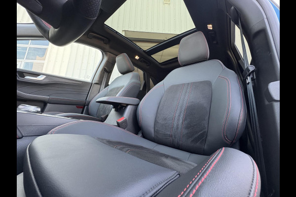 Ford Kuga 2.5 PHEV ST-Line X 243pk | Zuid | Wegklapbare trekhaak | Panoramadak | Winter Pack | Head up Display | All season banden