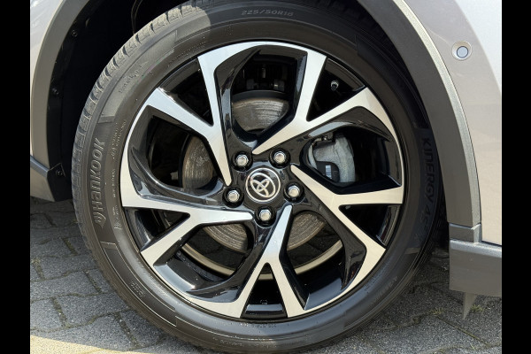 Toyota C-HR 2.0 Hybrid Team D | CarPlay | Camera | ACC | Dodehoek | Keyless | 18 inch