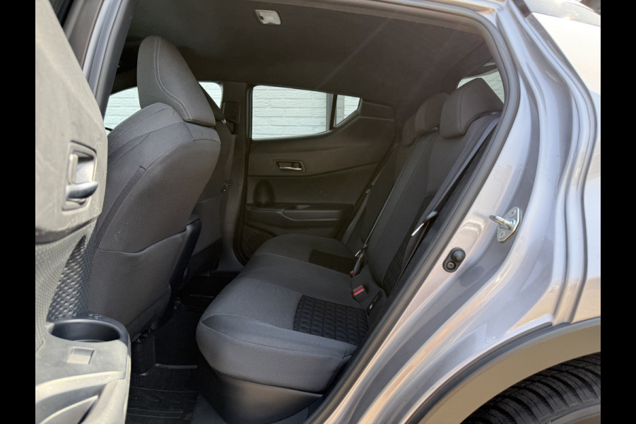 Toyota C-HR 2.0 Hybrid Team D | CarPlay | Camera | ACC | Dodehoek | Keyless | 18 inch