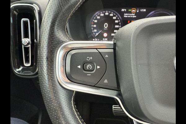 Volvo XC40 1.5 T4 Recharge R-Design 210pk | Parking pack| Draadloos opladen | PHEV | 1.800kg Trekgewicht