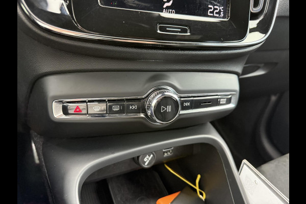 Volvo XC40 1.5 T4 Recharge R-Design 210pk | Parking pack| Draadloos opladen | PHEV | 1.800kg Trekgewicht