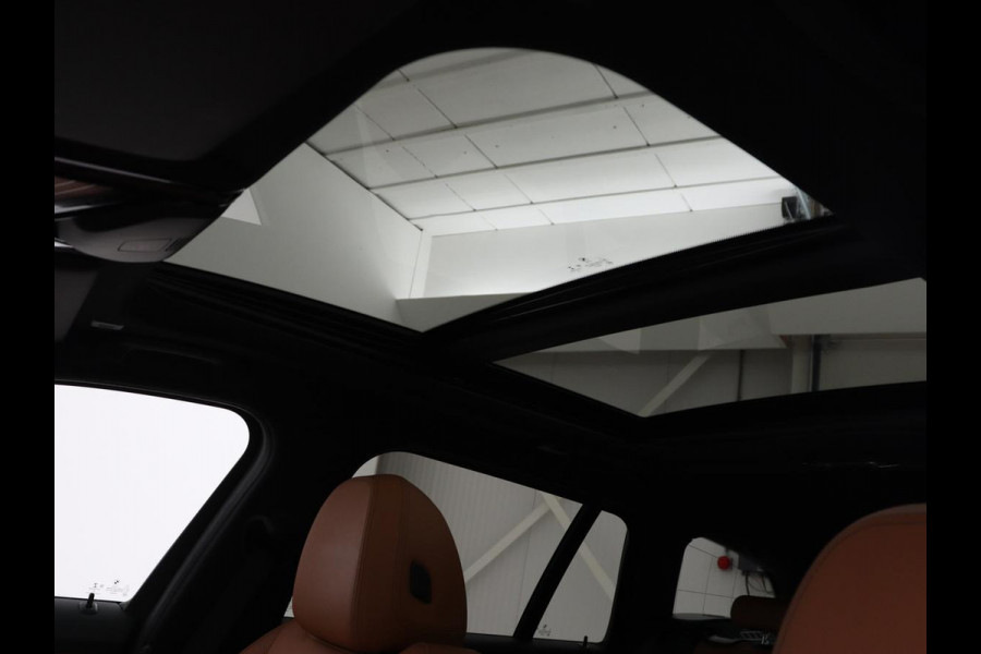 BMW 3-serie 320e Advantage | Panoramadak | Adaptive cruise | LaserLight | Leder | Sportstoelen | Stoelverwarming | Camera | Carplay | Live Cockpit | Sfeerverlichting | Navigatie | Keyless | PHEV | Plug In